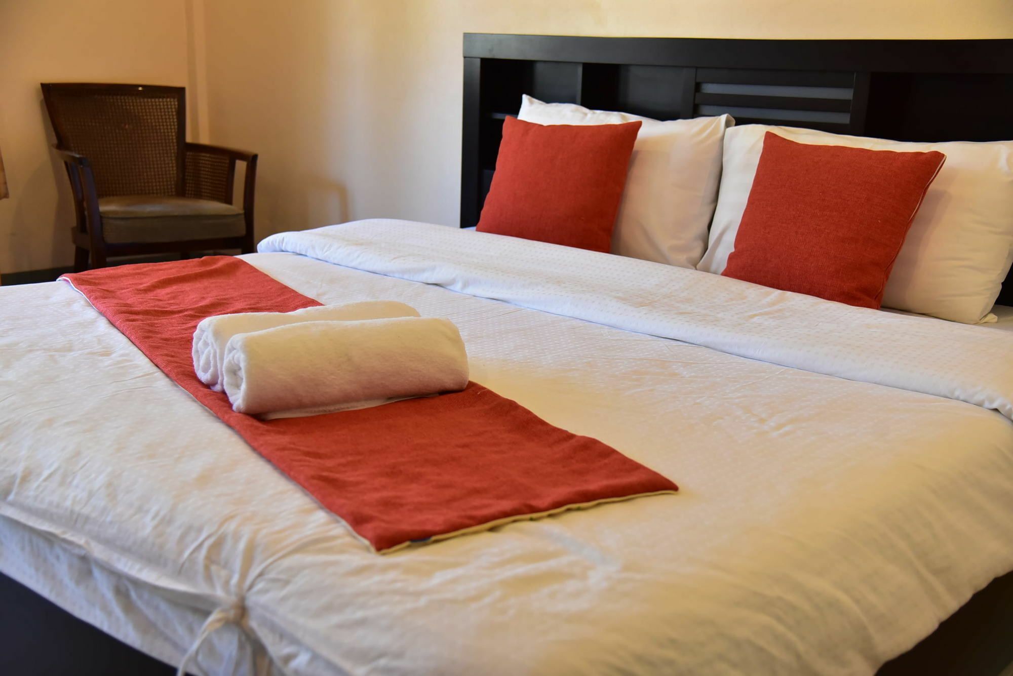 Dusit Talai Resort Nong Nam Daeng Экстерьер фото