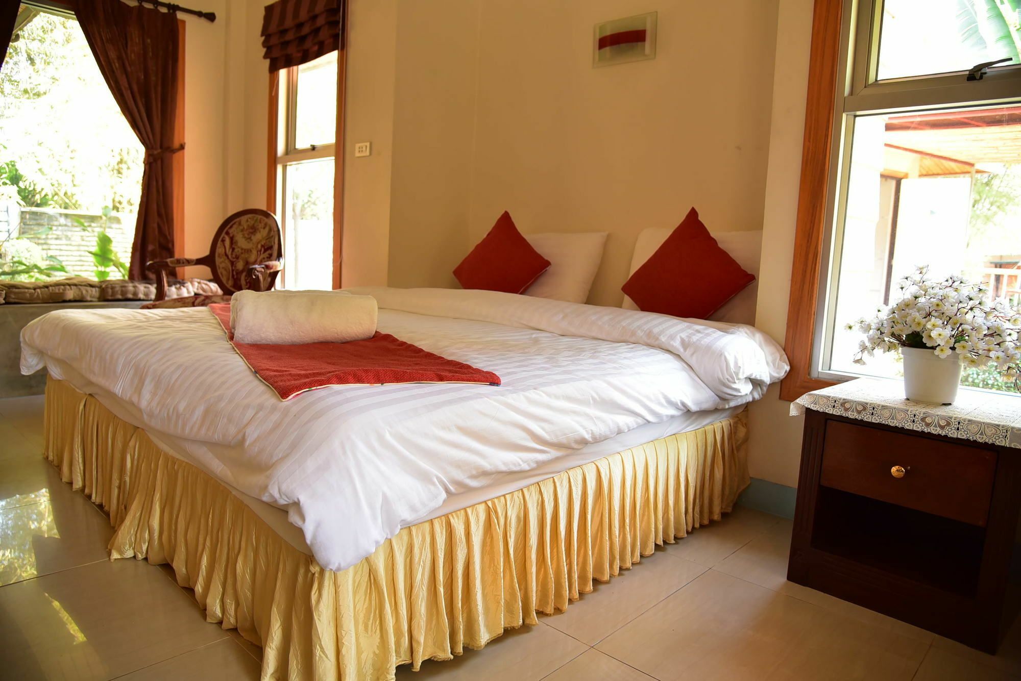 Dusit Talai Resort Nong Nam Daeng Экстерьер фото