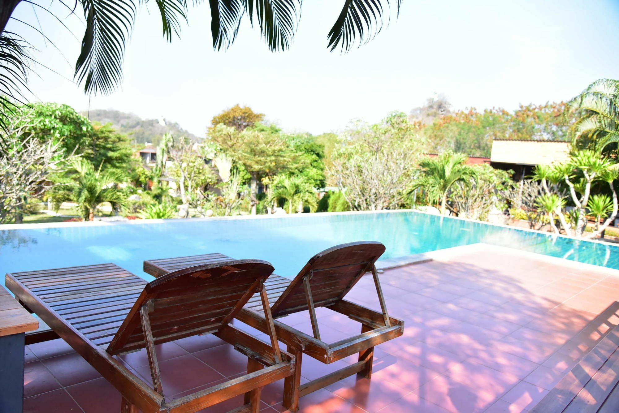 Dusit Talai Resort Nong Nam Daeng Экстерьер фото